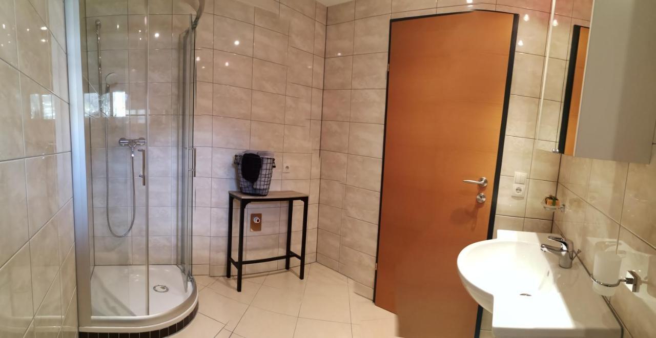 שרונס Ferienhaus Adela מראה חיצוני תמונה